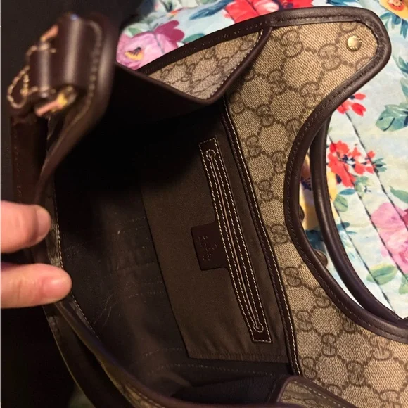Gucci Brown Monogram Women's Bag - Picture 2 of 3